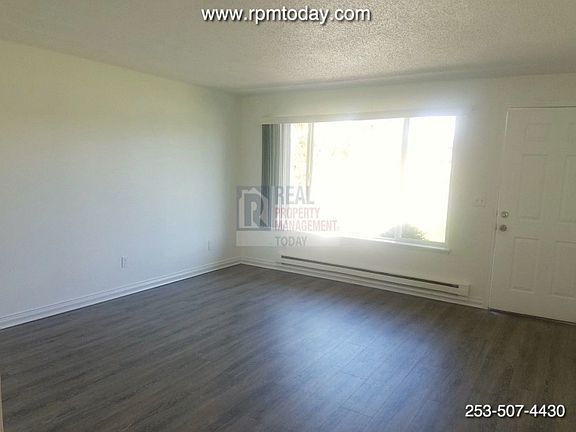 3rd image of 507 11th St SE