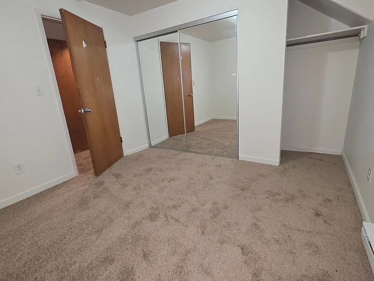 Skyline Units — Photo 7