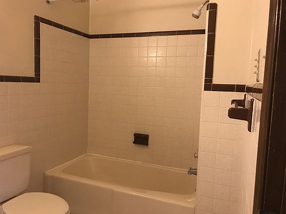 5th image of 21720 Great Mills Rd