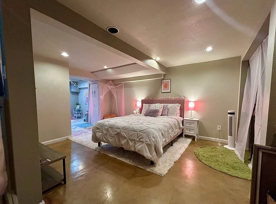 3 bed, 924 sqft, $1,130 — Photo 3