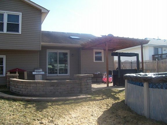 2nd image of 6511 Whalen Ln
