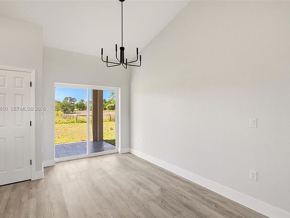 5th image of 3108 Buttercup Ln