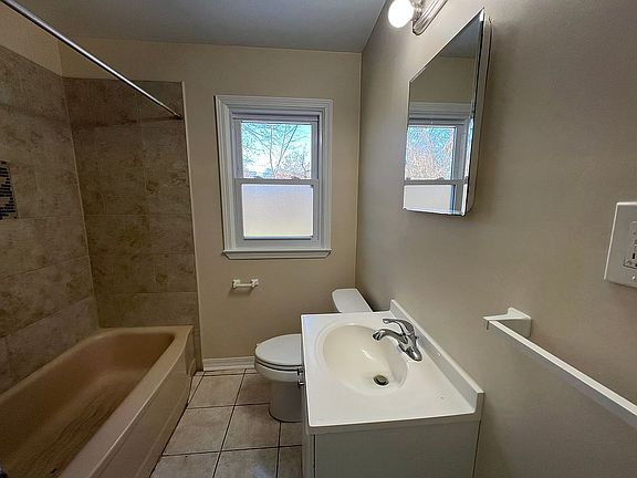 3rd image of 22130 Condon Ave