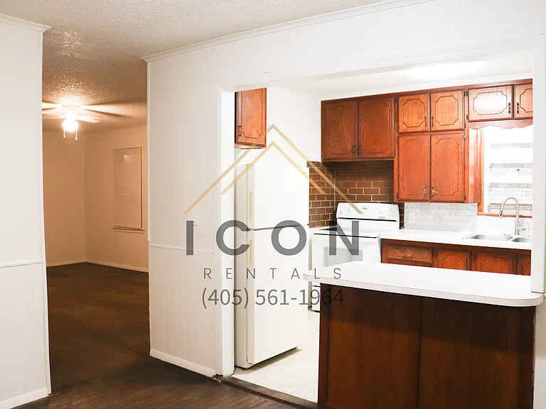 1108 W Warren St — Photo 6