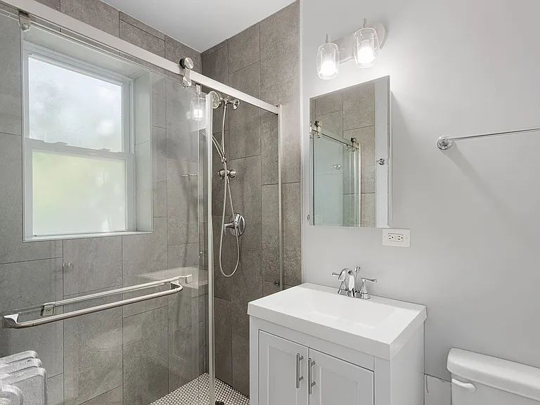 The 1521 Sherwin — Photo 7