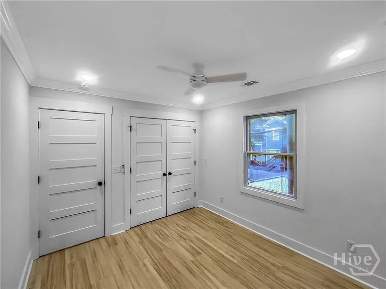 316 W 40th St #D — Photo 12