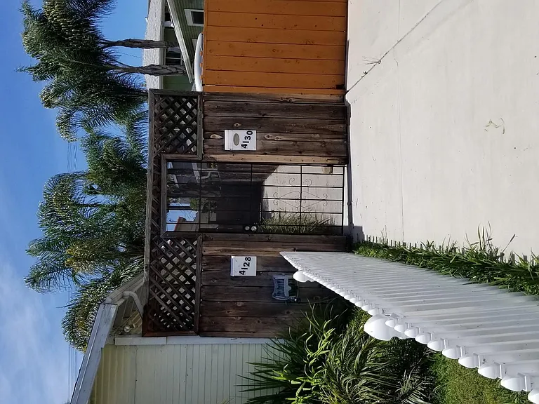 4130 32nd St — Photo 2