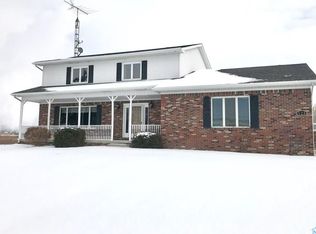 520 N Lallendorf Rd, Oregon, OH 43616