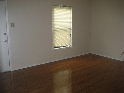 4th image of 139 VENICE ST