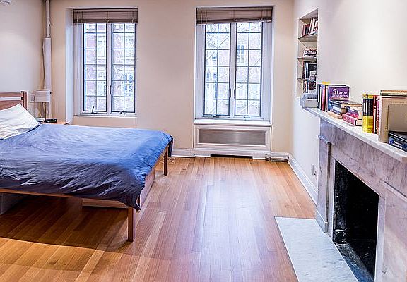 3rd image of 218 E 12th St APT 3