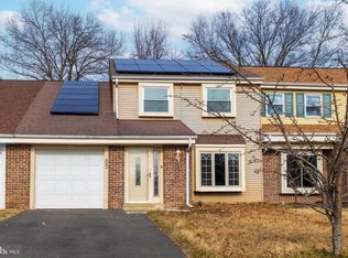 85 Green Woods Dr, Horsham, PA 19044