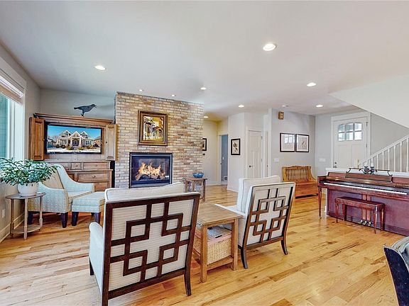 5th image of 825 La Farge Ave