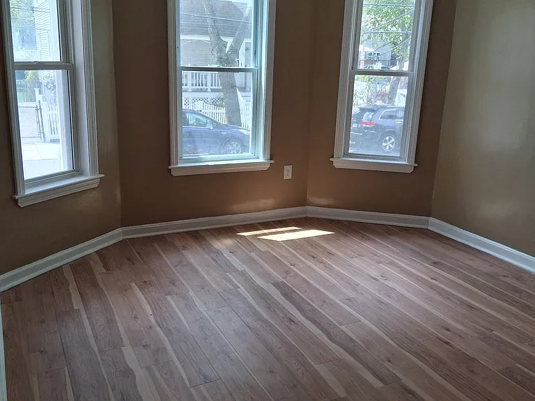 44 Capen St #1 — Photo 14