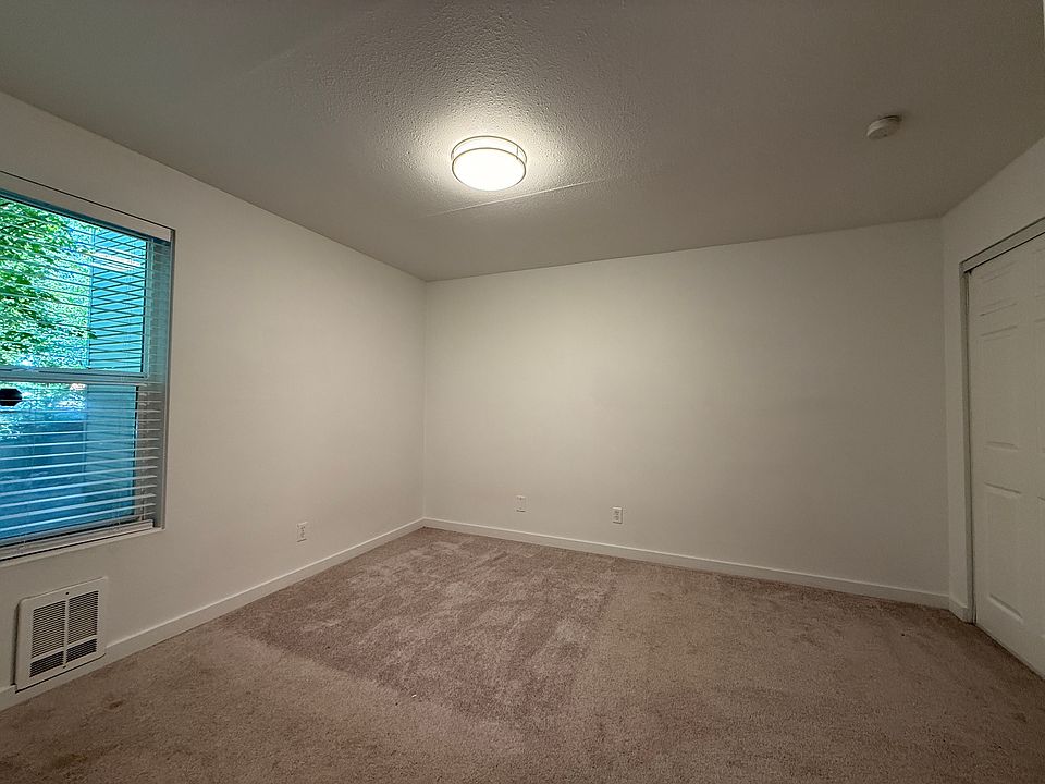1st image of 12839 SE 40th Pl APT C7