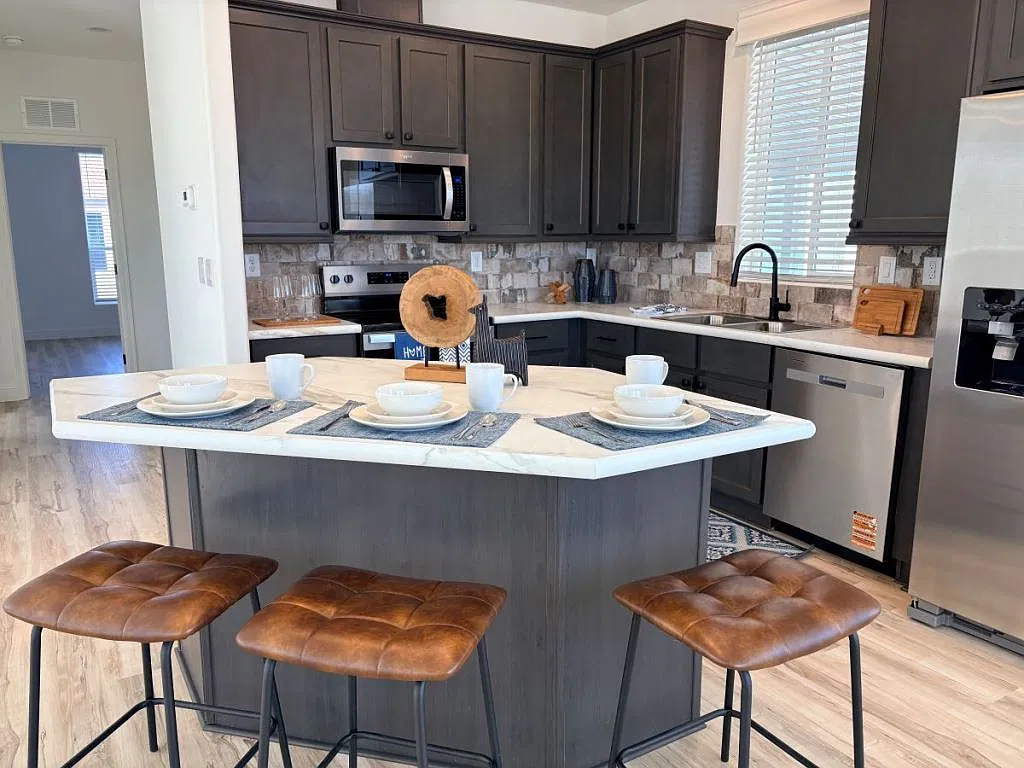 2 bed, 2.0 bath, 1179 sqft, $1,450 — Photo 2