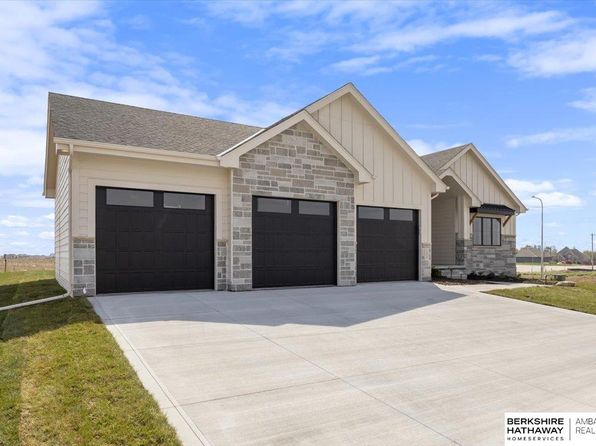 5403 N 196th St, Elkhorn, NE 68022