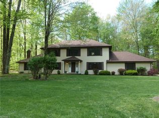 18700 Highpoint Rd, Chagrin Falls, OH 44023