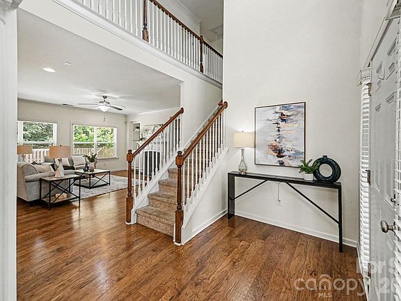 2nd image of 10202 Falling Leaf Dr NW
