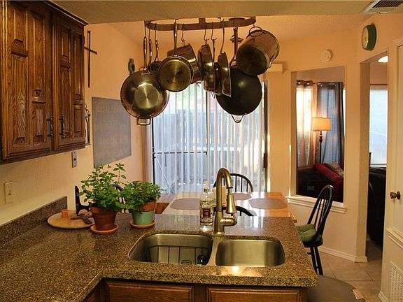 5th image of 821 Dublin Dr APT 103