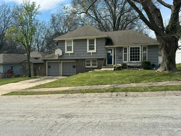 1012 SW Orrington Pl, Lees Summit, MO 64081