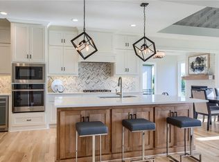 11114 W 172nd Ter, Overland Park, KS 66221