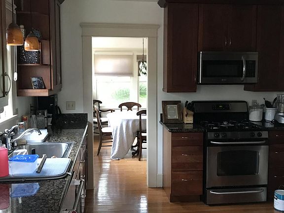 2nd image of 2021 Dale St