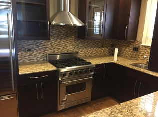 831 W Buckingham Pl #1, Chicago, IL 60657