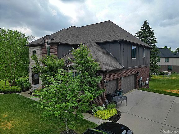 4th image of 4966 Park Manor Dr