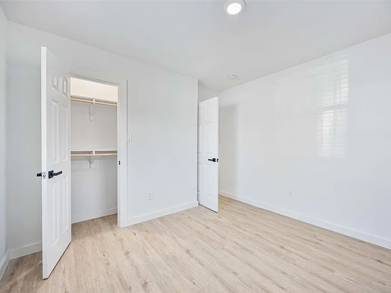 6811 Del Rio St #2 — Photo 12