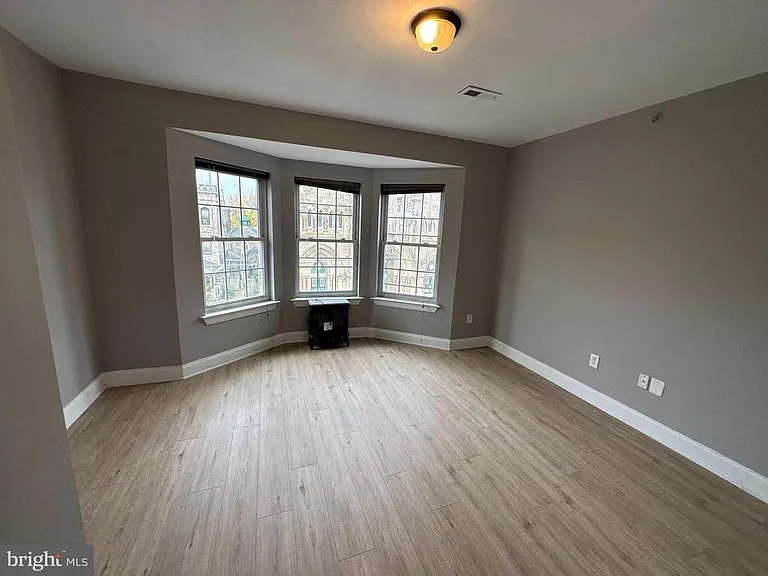 3808 Spring Garden St — Photo 9