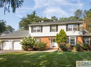 2 Waldhaven Ct, Piscataway, NJ 08854
