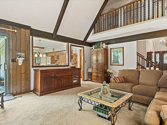 4th image of 6004 N Mersington Ave