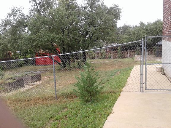 2nd image of 1606 Rob Roy Ln