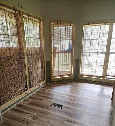3 bed, 2.0 bath, 1564 sqft, $1,500 — Photo 3
