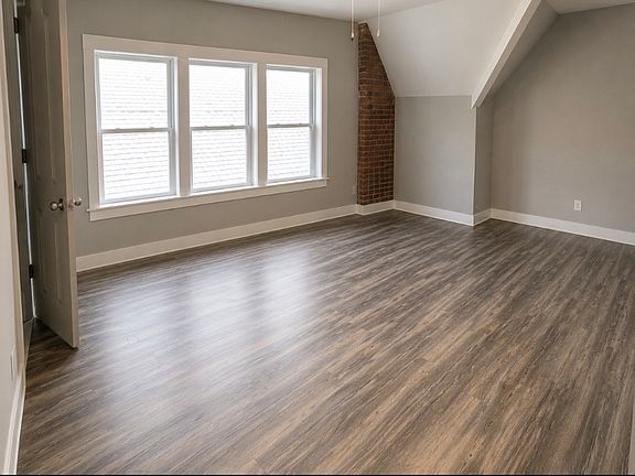 3rd image of 149 Richmond Ave #5