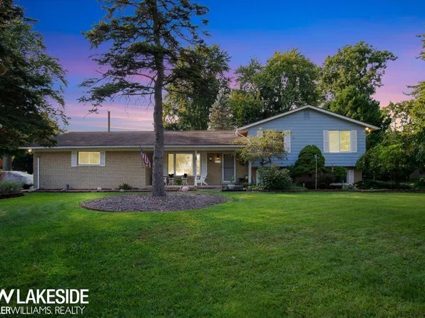53317 Heatherway Dr, Shelby Township, MI 48316