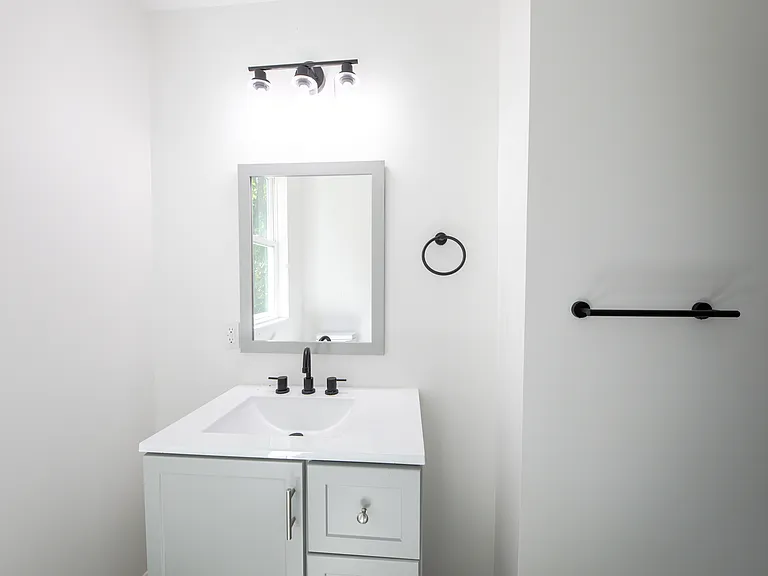 2620 May St #4 — Photo 2