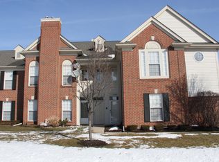 15065 Hidden Pointe Cir, Sterling Heights, MI 48313