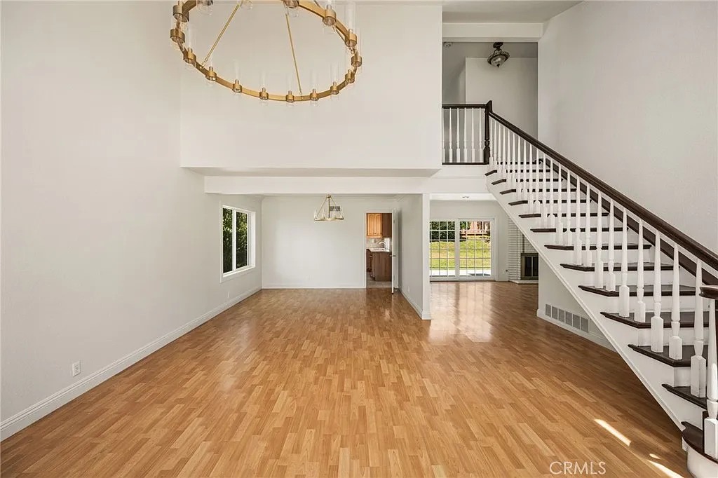 4 bed, 1971 sqft, $5,350 — Photo 4