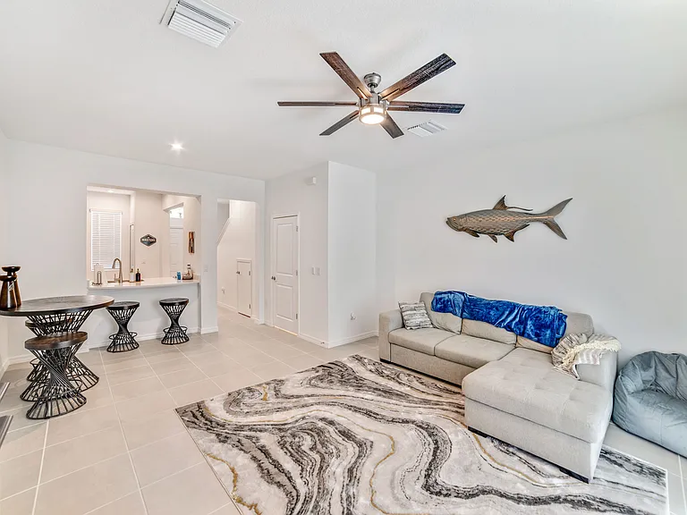 6362 Fairmont Ln — Photo 9