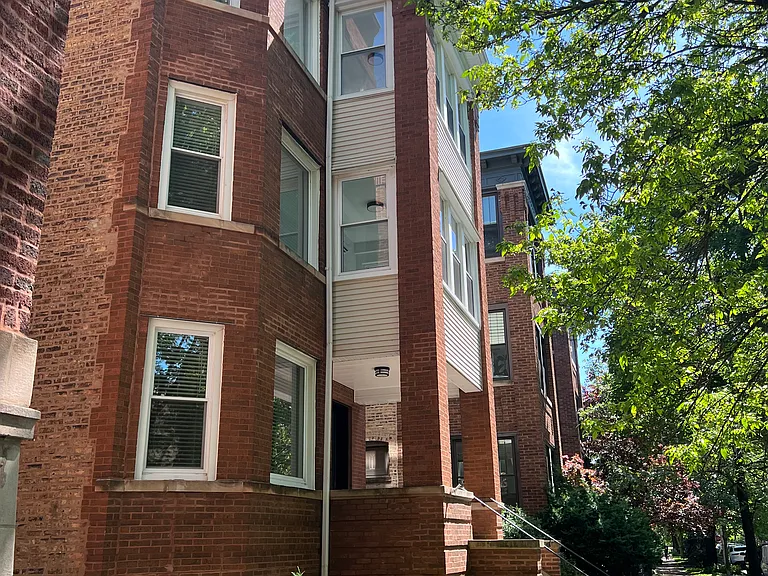 1334 W Elmdale Ave #3R — Photo 3