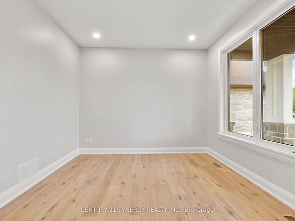4th image of 269 Cabrelle Pl