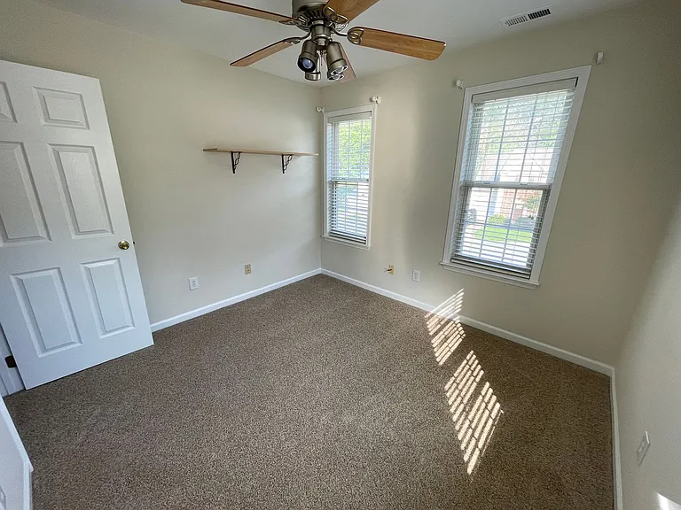 606 Ascott Way — Photo 41