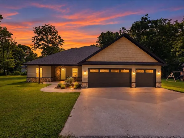 1 Halvergate Ln, Bella Vista, AR 72715