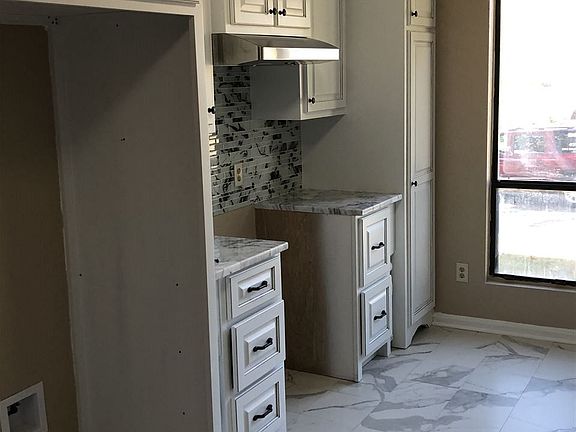 3rd image of 107 Leisure Lake Ct