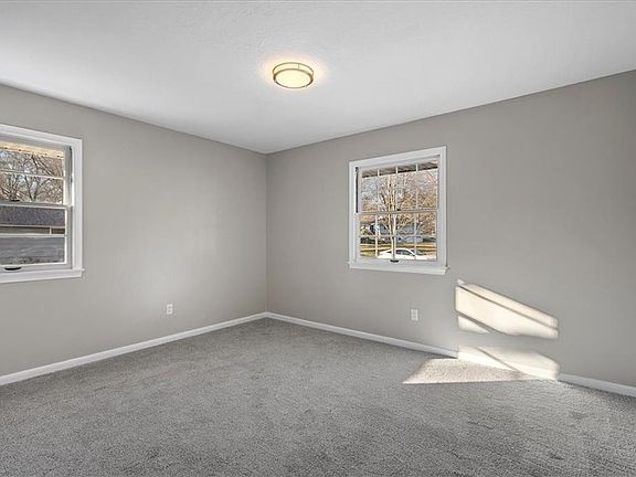 4th image of 2209 S Leslie Ave