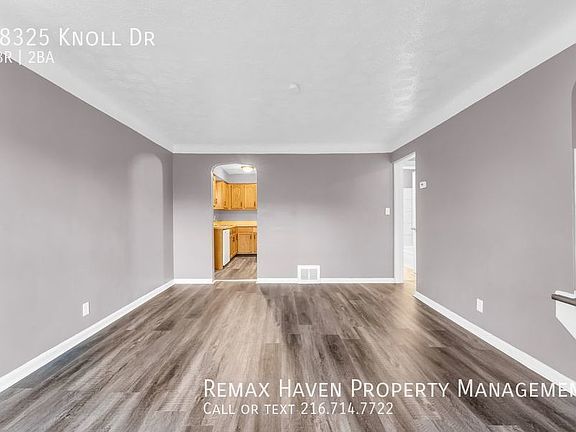 3rd image of 18325 Knoll Dr