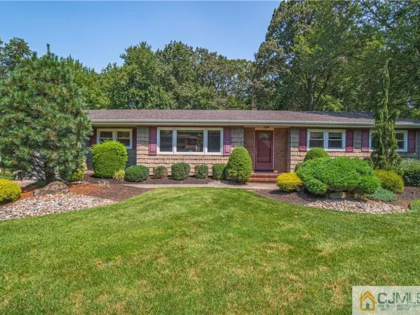 111 Livingston Ave, Edison, NJ 08820