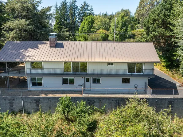 2520 Koos Bay Blvd, Coos Bay, OR 97420