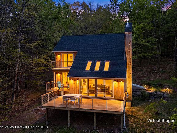 2nd image of 154 Townsend Road